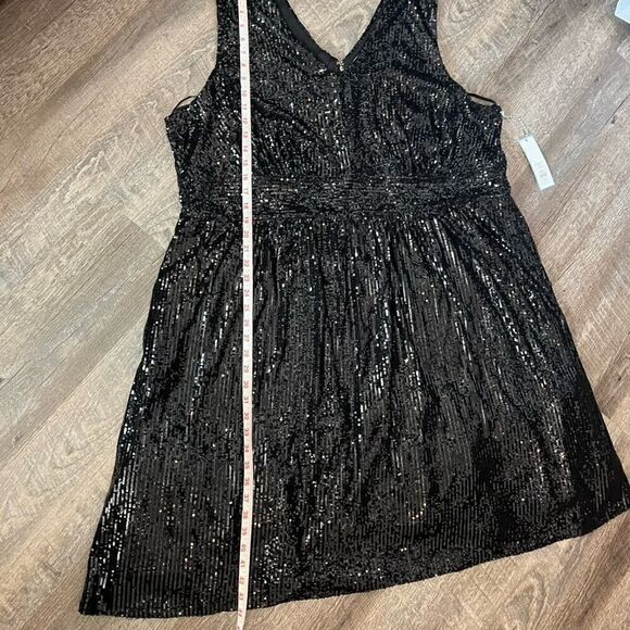 Draper James Sleeveless V-Neck Sequin Dress-Size 26W - Picture 5 of 9